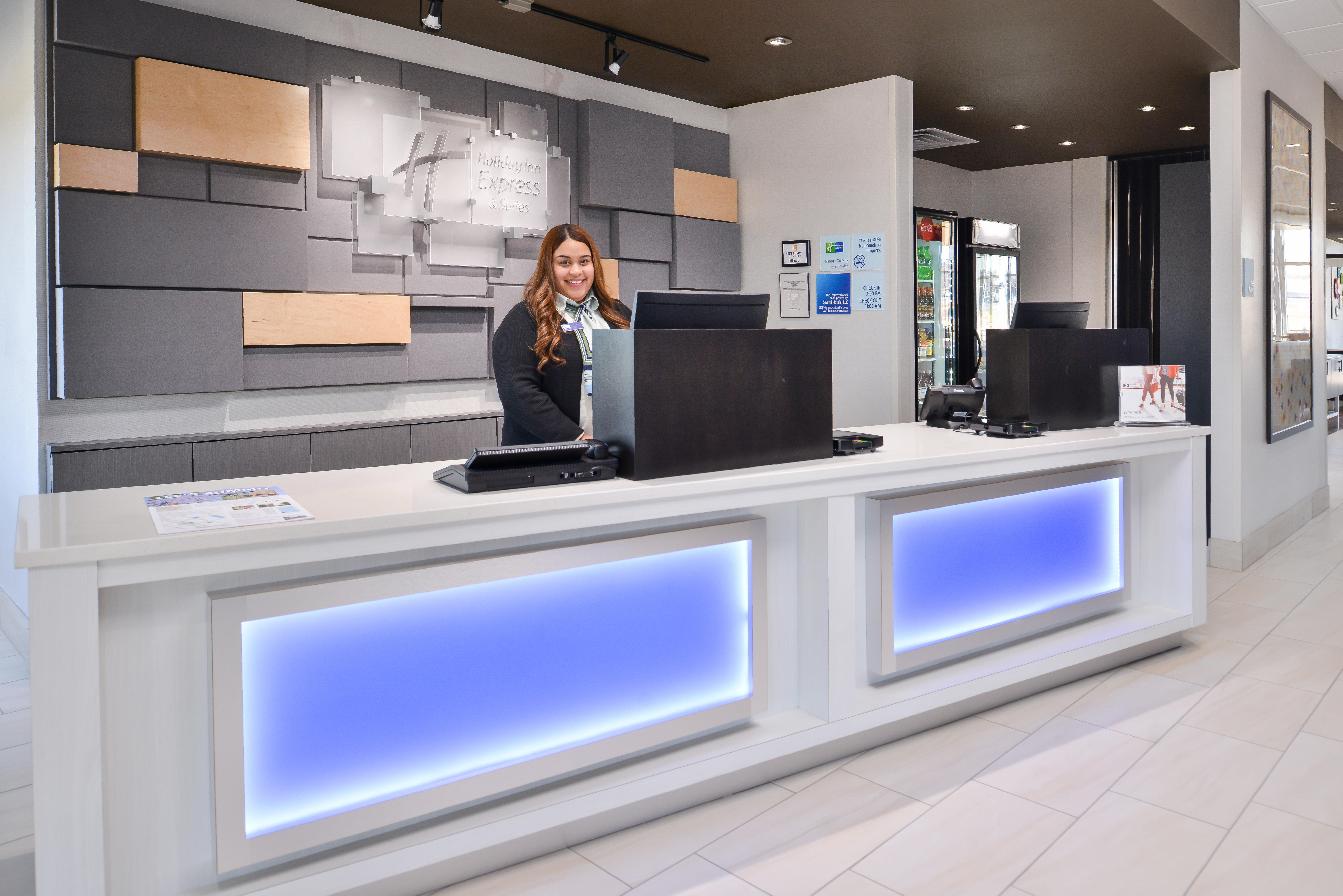 Holiday Inn Express & Suites - Kansas City - Lee'S Summit By Ihg Екстериор снимка