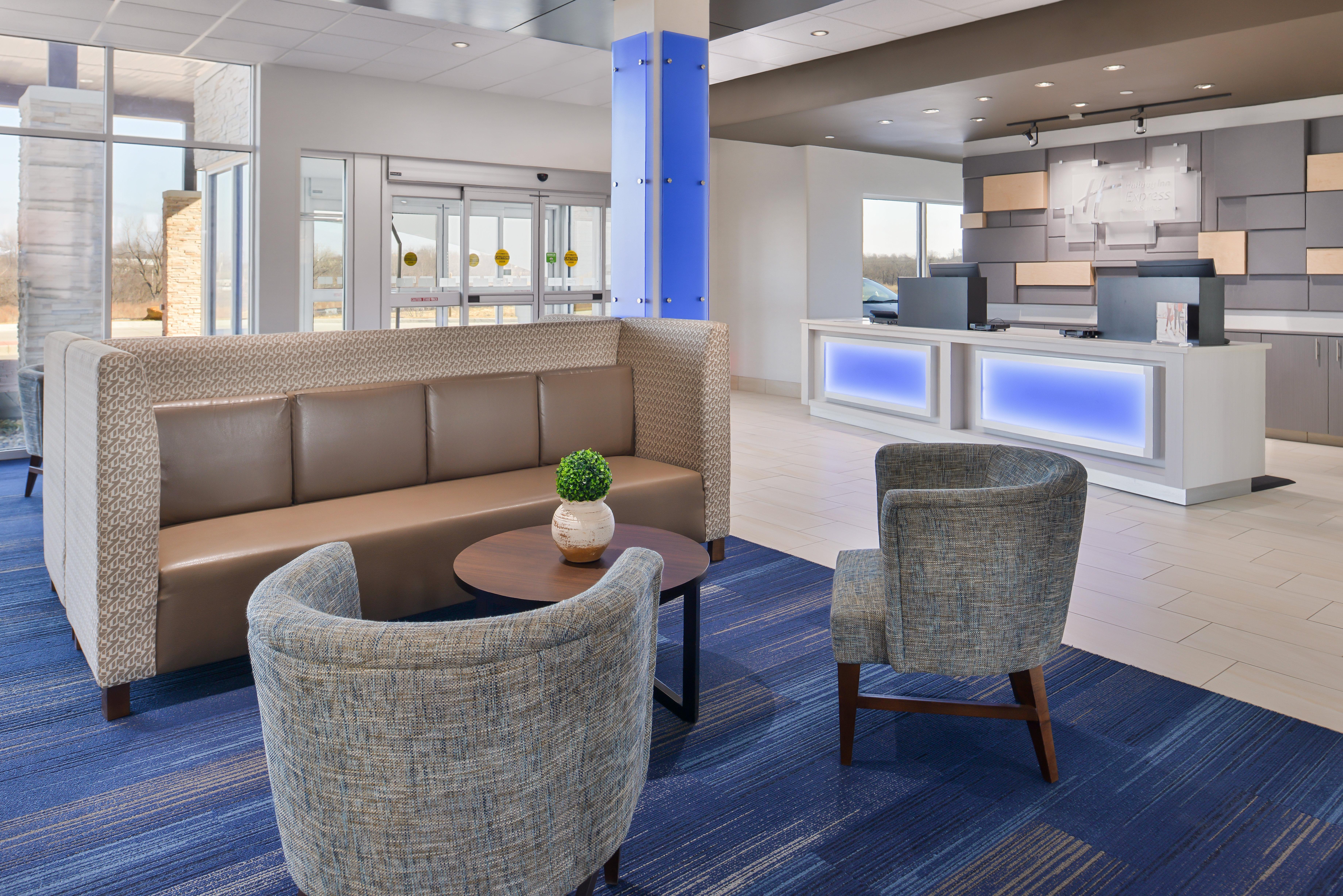 Holiday Inn Express & Suites - Kansas City - Lee'S Summit By Ihg Екстериор снимка