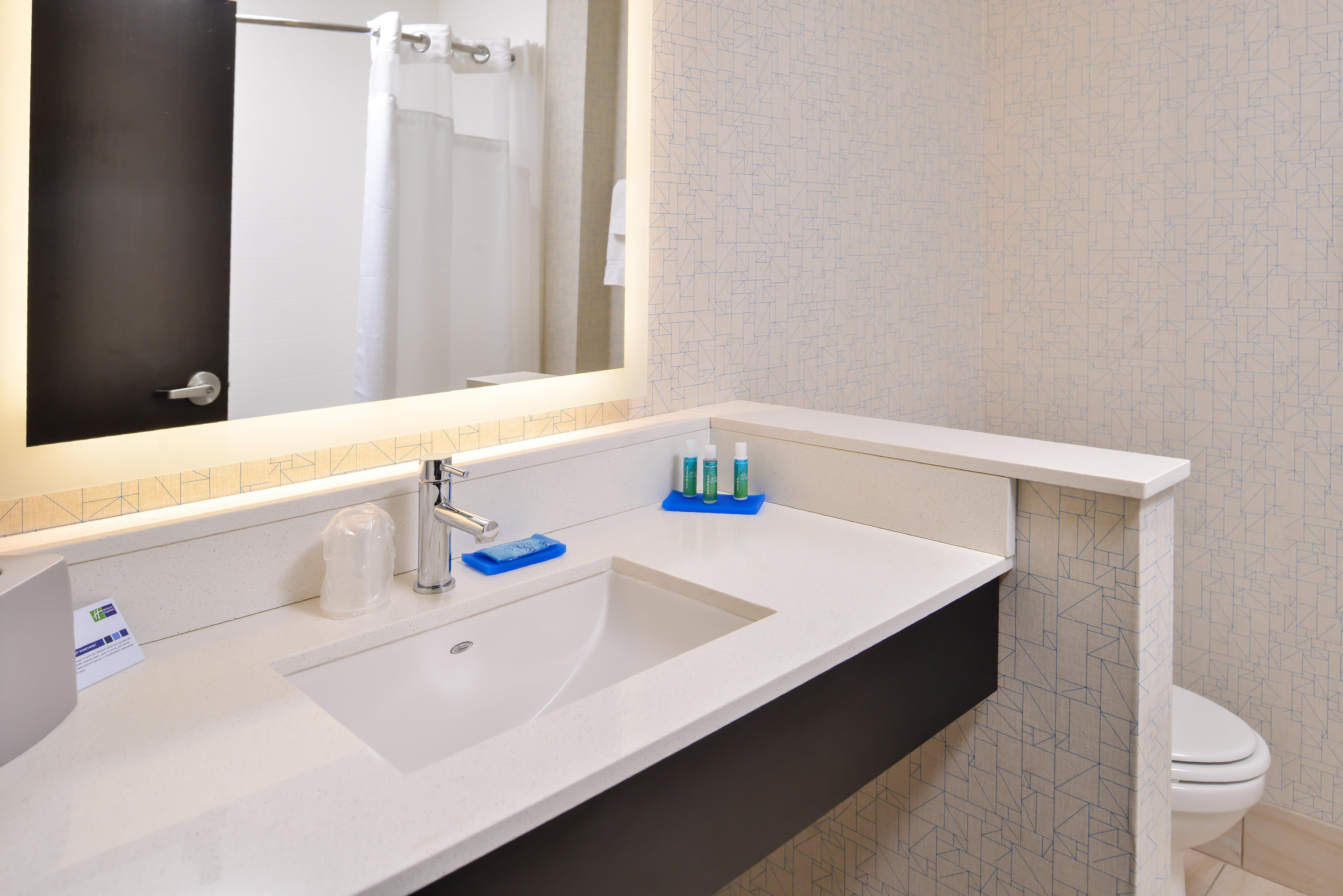 Holiday Inn Express & Suites - Kansas City - Lee'S Summit By Ihg Екстериор снимка
