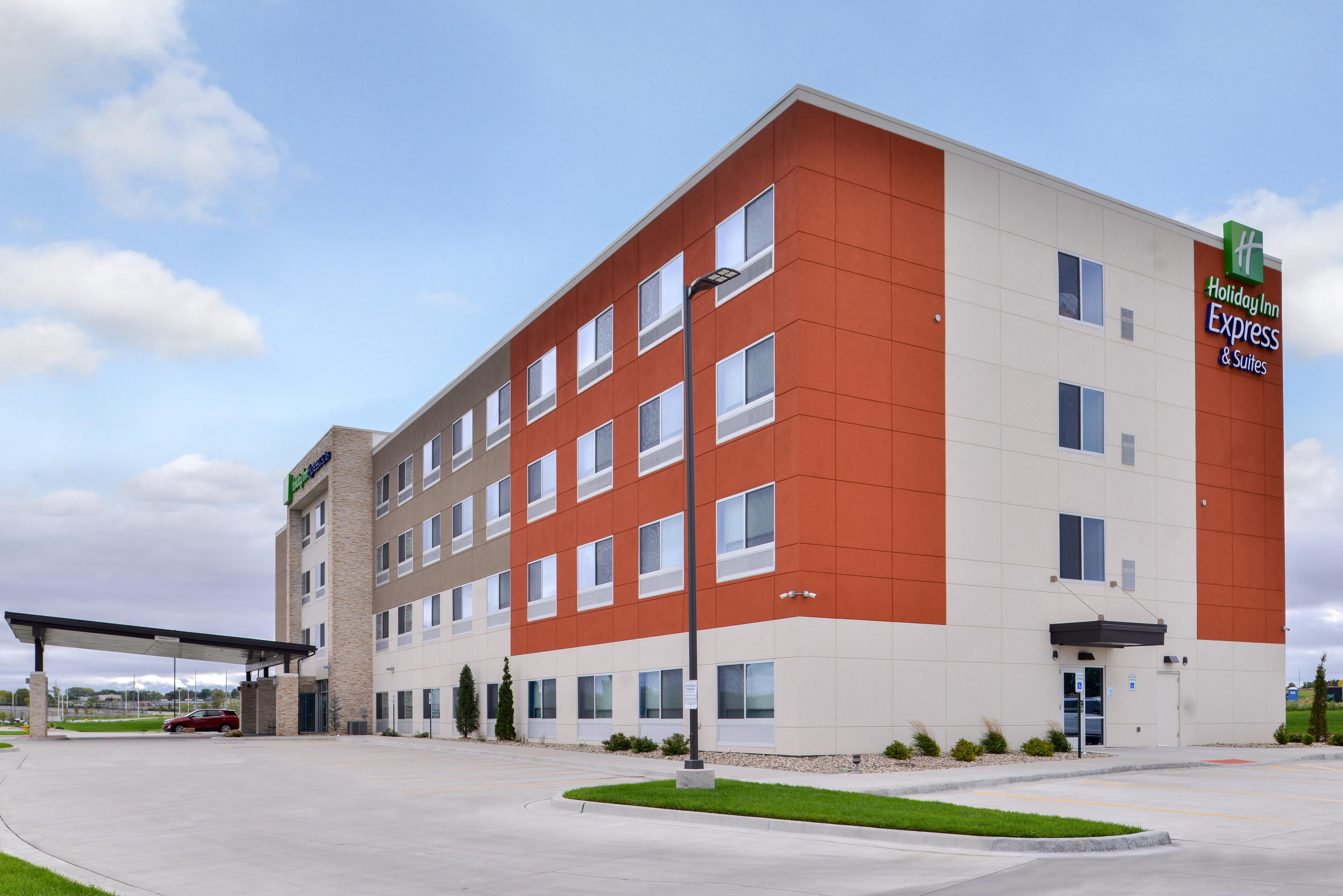 Holiday Inn Express & Suites - Kansas City - Lee'S Summit By Ihg Екстериор снимка
