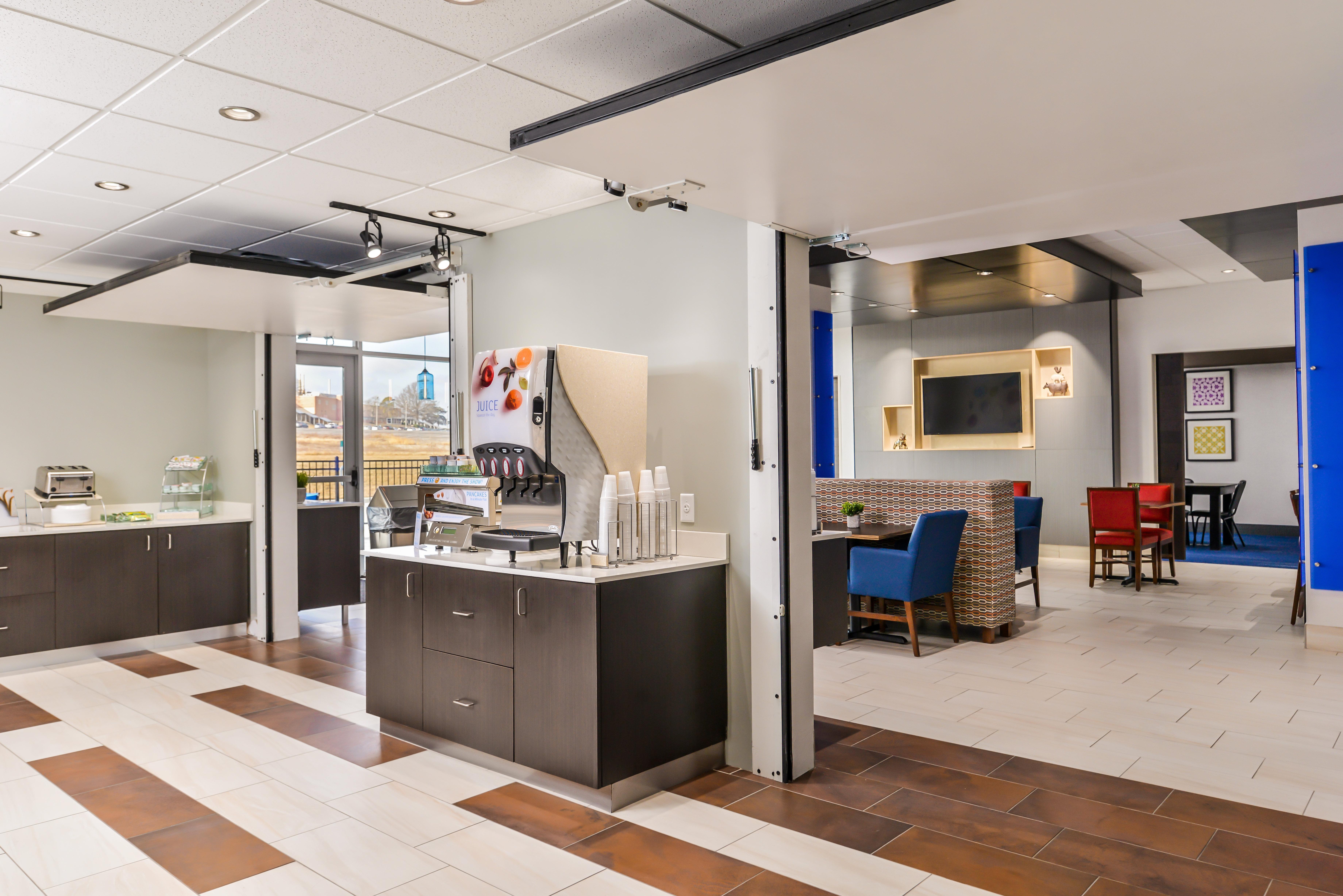 Holiday Inn Express & Suites - Kansas City - Lee'S Summit By Ihg Екстериор снимка