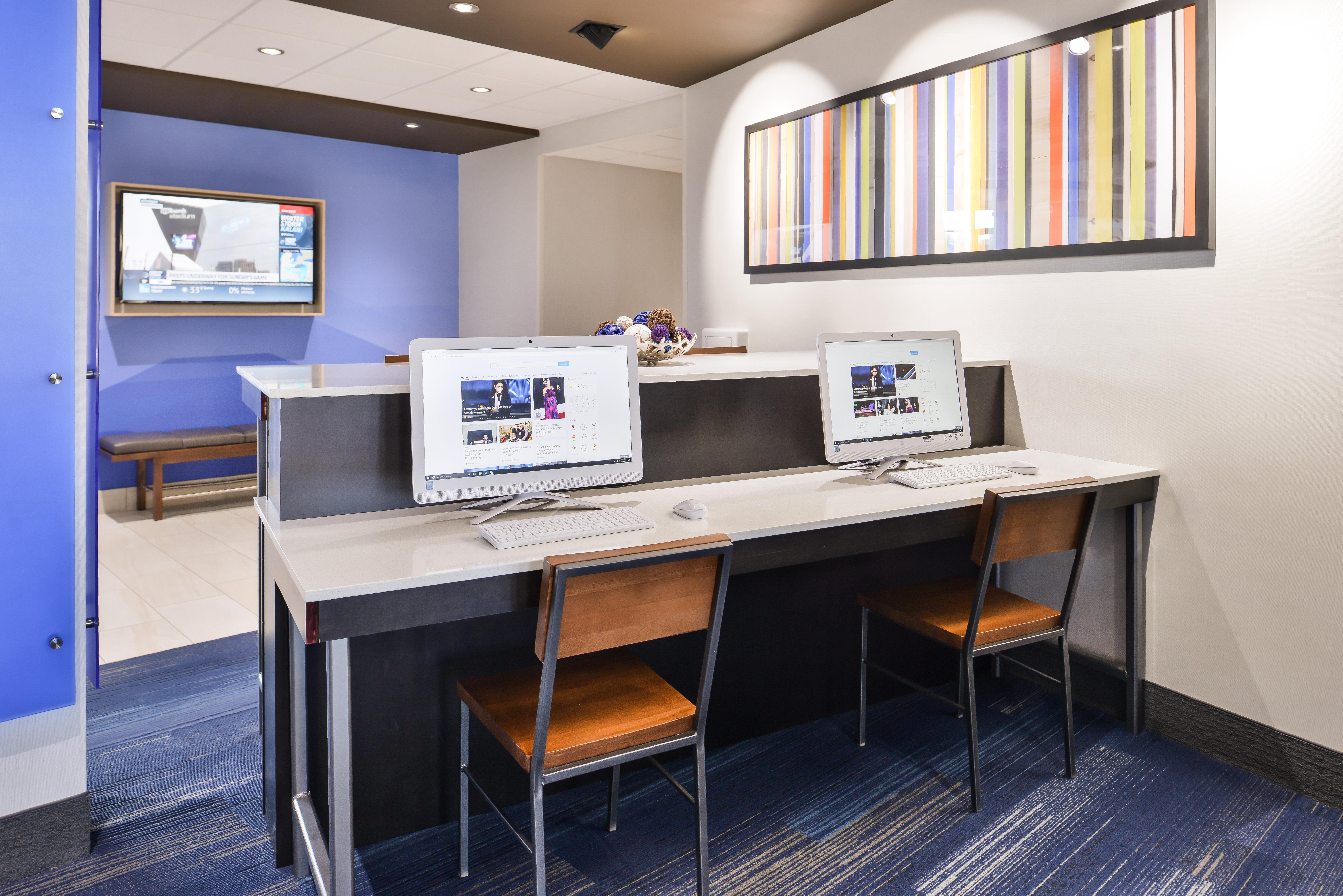 Holiday Inn Express & Suites - Kansas City - Lee'S Summit By Ihg Екстериор снимка
