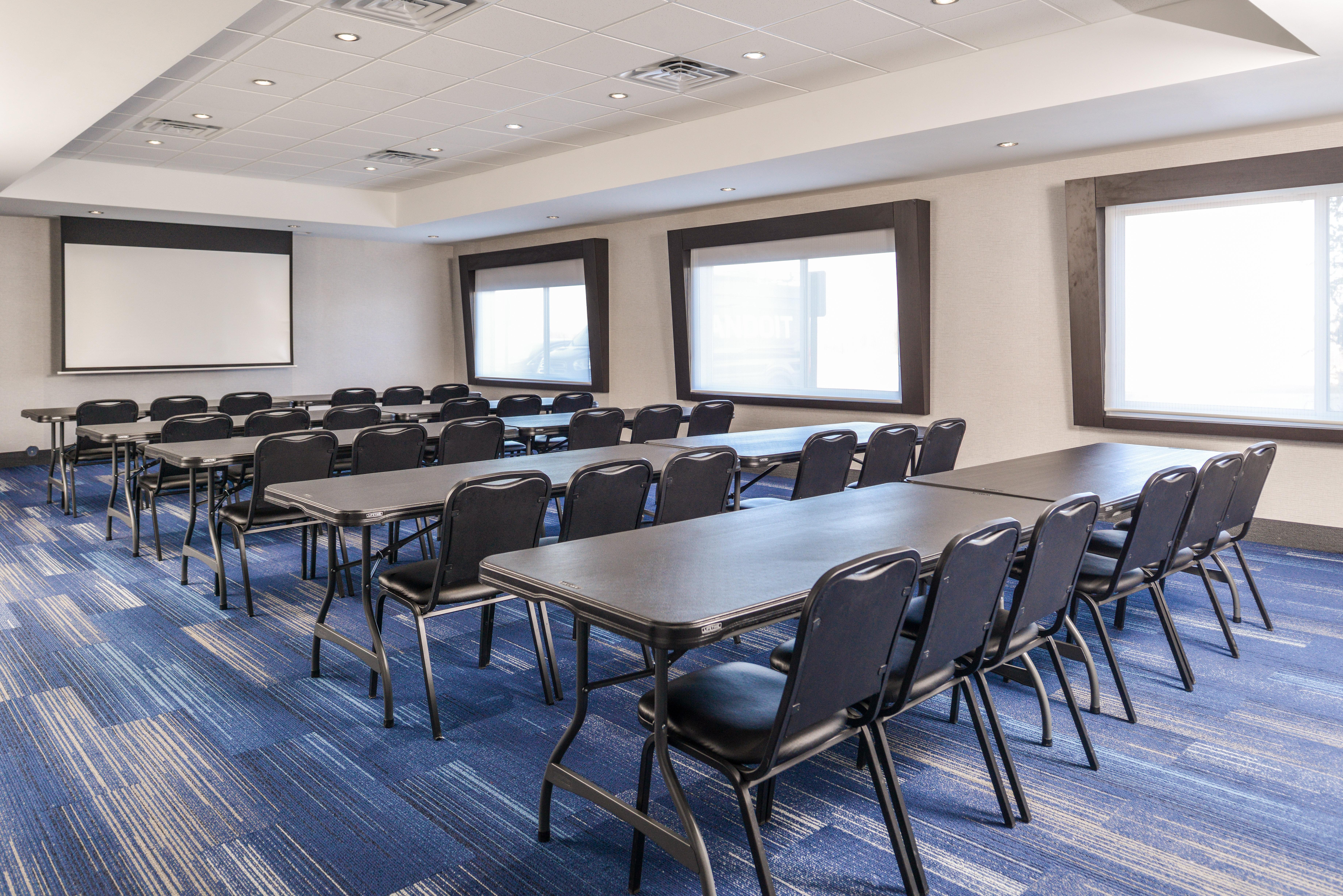 Holiday Inn Express & Suites - Kansas City - Lee'S Summit By Ihg Екстериор снимка